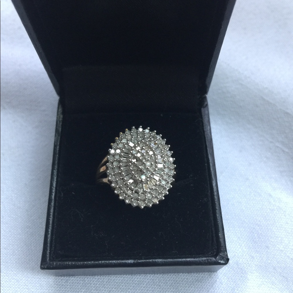 10 Kt Yellow Gold Diamond Ring